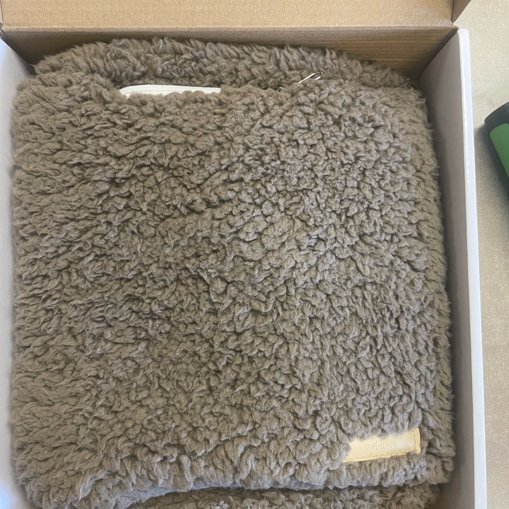 Heating mouse pad. Used 2 times